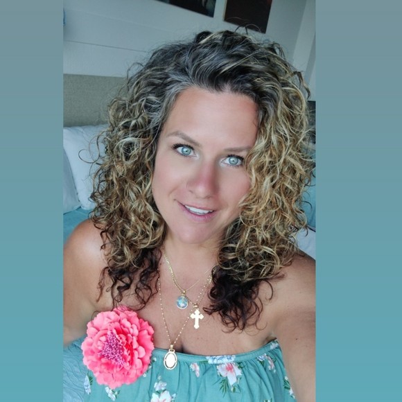 Meet your Posher, Suzana - Picture 1 of 1